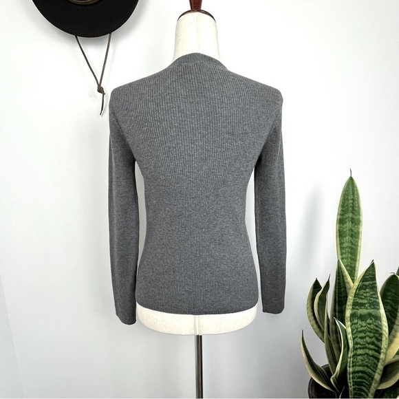 Levi Long Sleeve Heavyweight Ribbed Sweater. Grey Red Tab. Small - Picture 5 of 7